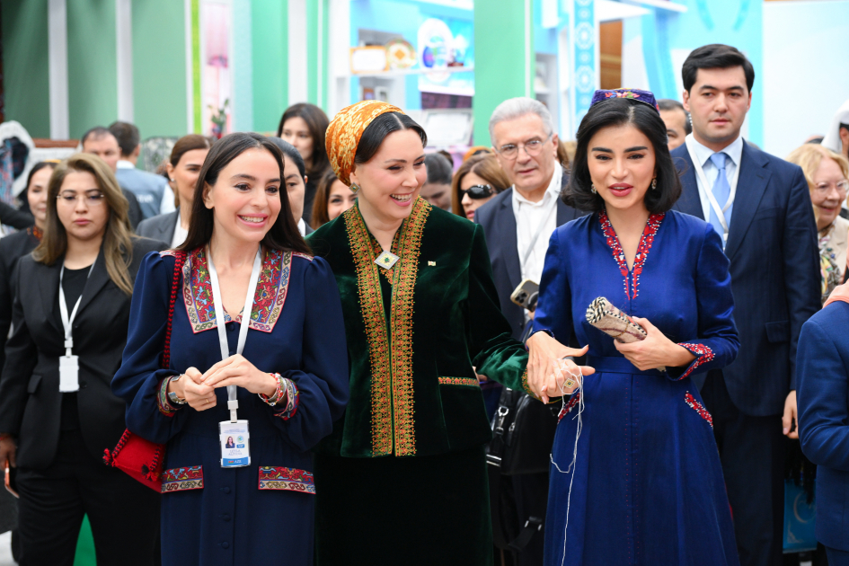 Heydər Əliyev Fondunun vitse-prezidenti Leyla Əliyeva Türkmənistanda beynəlxalq konfransda iştirak edib (FOTO)