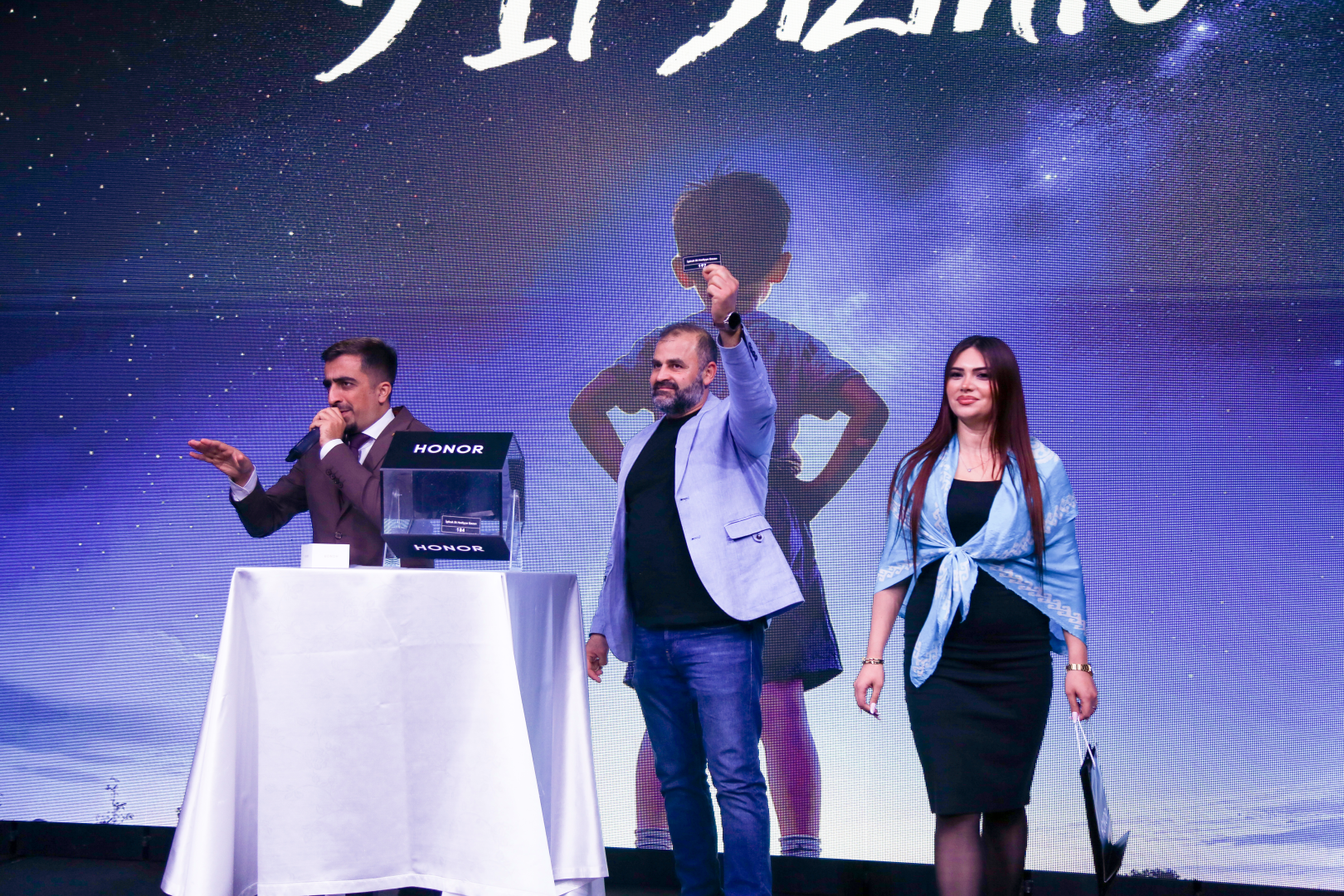 HONOR brendinin 5 illiyi və inkişaf strategiyası təqdim olundu (FOTO)