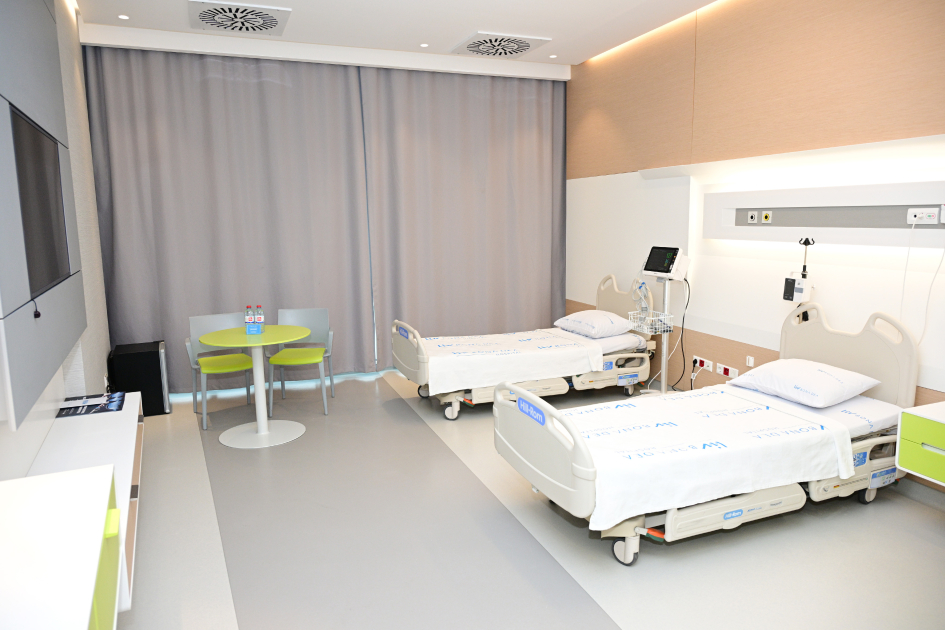 Heydər Əliyev Fondunun vitse-prezidenti Leyla Əliyeva Liv Bona Dea Hospitalında Sümük iliyi nəqli mərkəzinin açılış mərasimində iştirak edib (FOTO)