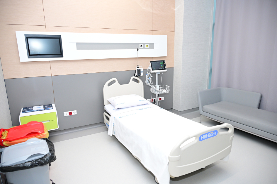 Heydər Əliyev Fondunun vitse-prezidenti Leyla Əliyeva Liv Bona Dea Hospitalında Sümük iliyi nəqli mərkəzinin açılış mərasimində iştirak edib (FOTO)