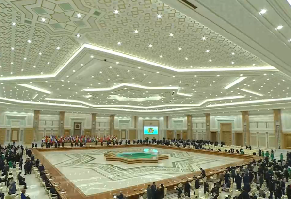 Əli Əsədov Türkmənistanın daimi neytrallığının 30 illiyinə həsr olunan forumda iştirak edir