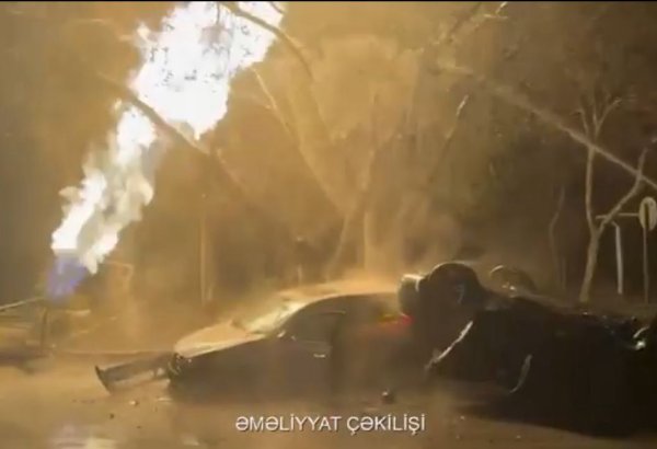 Paytaxtda avtomobillərin toqquşması qaz borusunda yanğına səbəb olub (VİDEO)