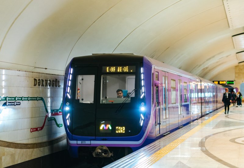 Metroda qatarların hərəkəti bərpa olunub (YENİLƏNİB)