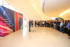 Böyük Britaniyanın Bakıdakı səfirliyi "Women in Architecture Competition" müsabiqəsinin qaliblərini mükafatlandırıb (FOTO)