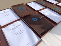 Növbəti köç karvanı Ağdərənin Vəngli və Həsənriz kəndlərinə çatıb (FOTO)