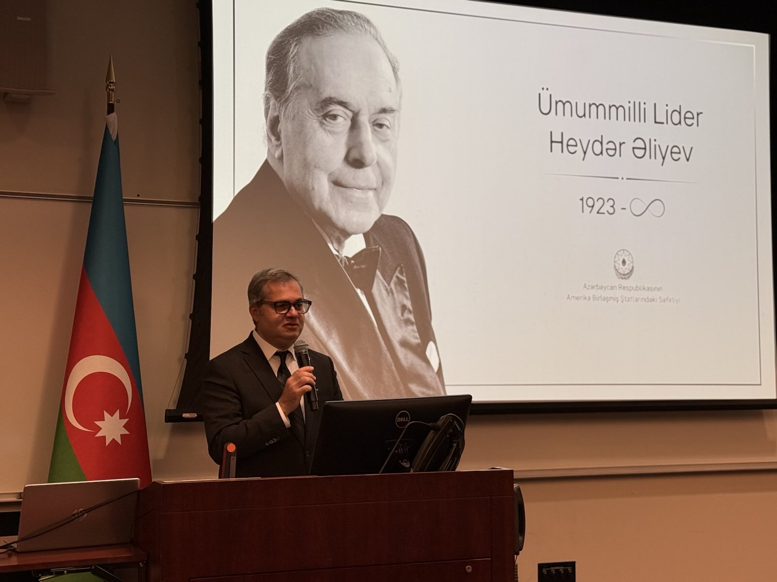 Vaşinqtonda Ümummilli Lider Heydər Əliyevin xatirəsi anılıb (FOTO)