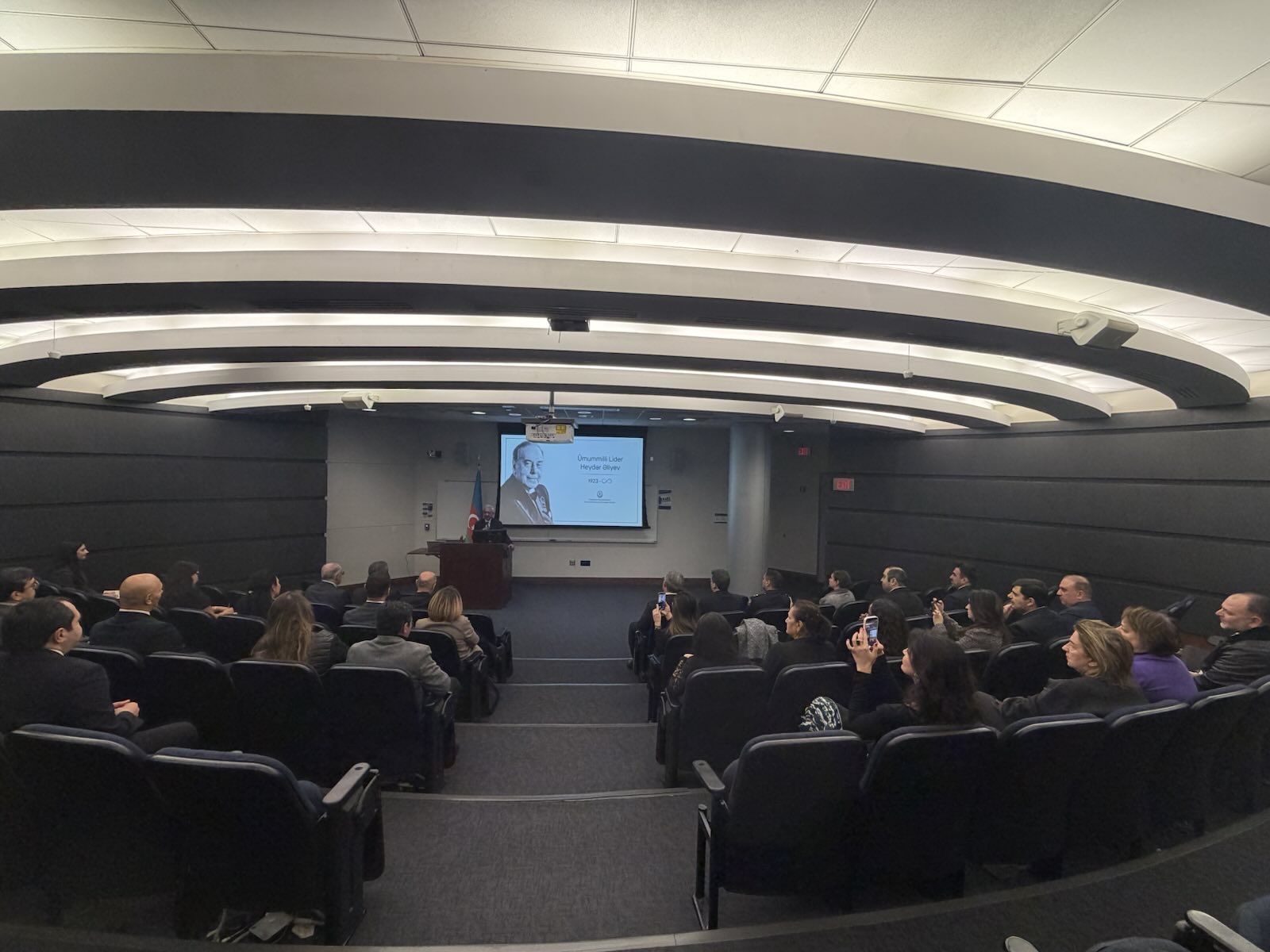 Vaşinqtonda Ümummilli Lider Heydər Əliyevin xatirəsi anılıb (FOTO)