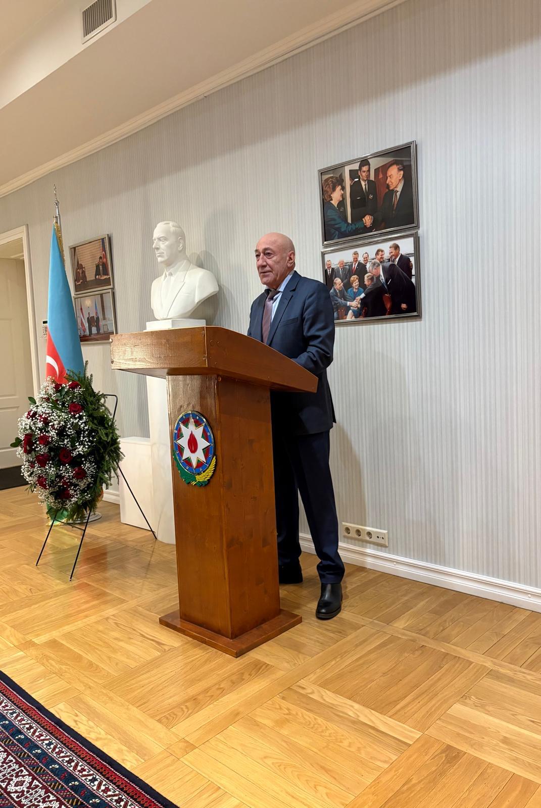 Ümummilli Lider Heydər Əliyevin əziz xatirəsi Latviyada anılıb (FOTO)