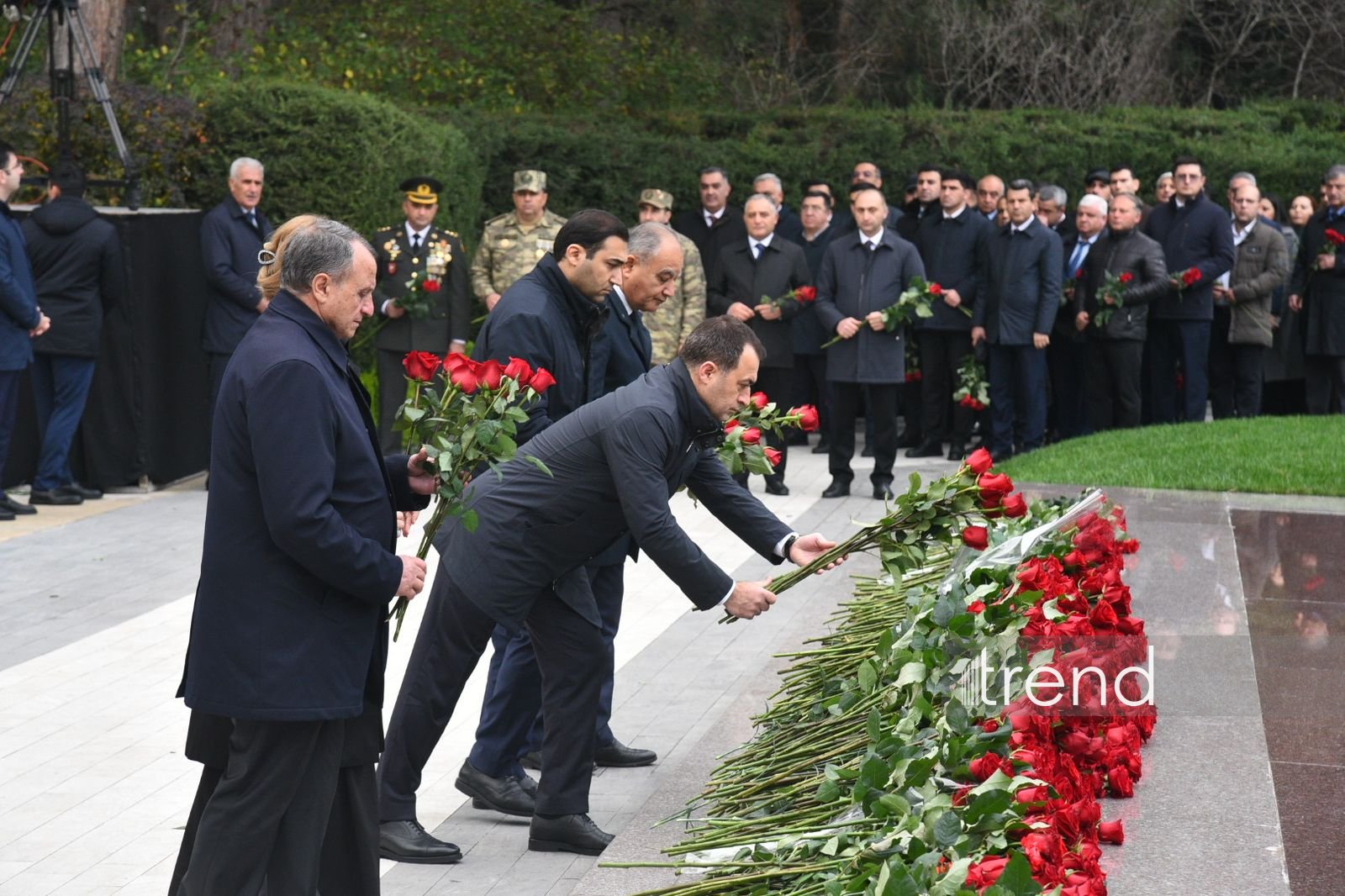 Azərbaycan xalqı Ulu Öndər Heydər Əliyevin xatirəsini yad edir (FOTO)