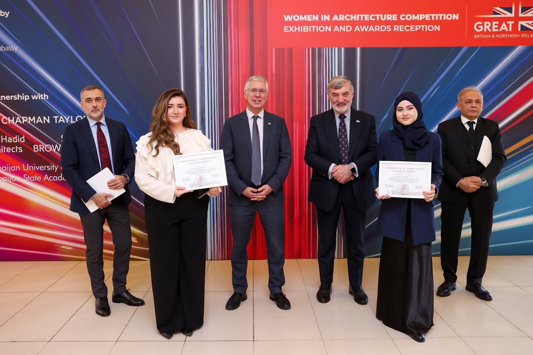 Böyük Britaniyanın Bakıdakı səfirliyi "Women in Architecture Competition" müsabiqəsinin qaliblərini mükafatlandırıb (FOTO)