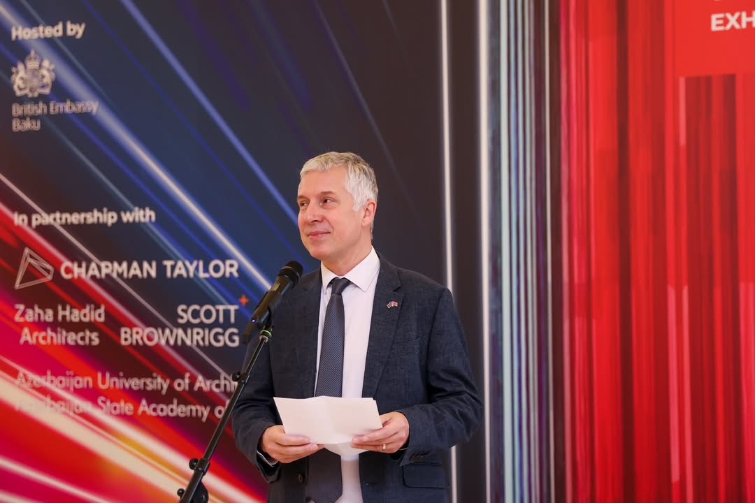 Böyük Britaniyanın Bakıdakı səfirliyi "Women in Architecture Competition" müsabiqəsinin qaliblərini mükafatlandırıb (FOTO)