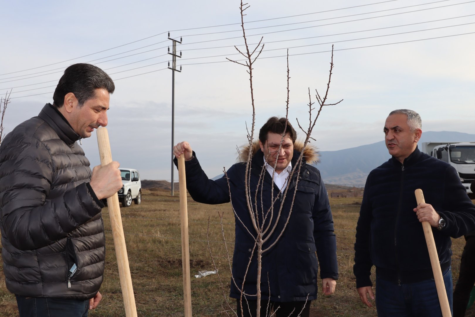 Xocalıda Heydər Əliyevin anım günü münasibətilə ağacəkmə aksiyası keçirilib (FOTO)