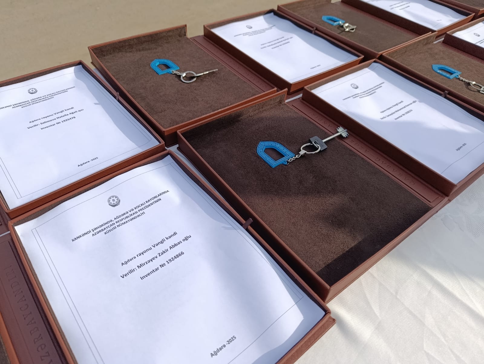 Növbəti köç karvanı Ağdərənin Vəngli və Həsənriz kəndlərinə çatıb (FOTO)