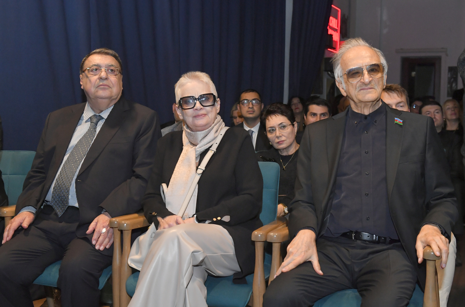 Bakıda Ümummilli Lider Heydər Əliyevin xatirə gecəsi keçirilib (FOTO)