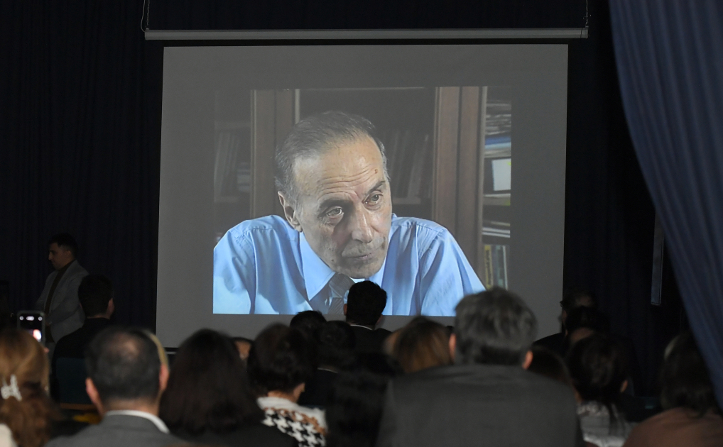 Bakıda Ümummilli Lider Heydər Əliyevin xatirə gecəsi keçirilib (FOTO)