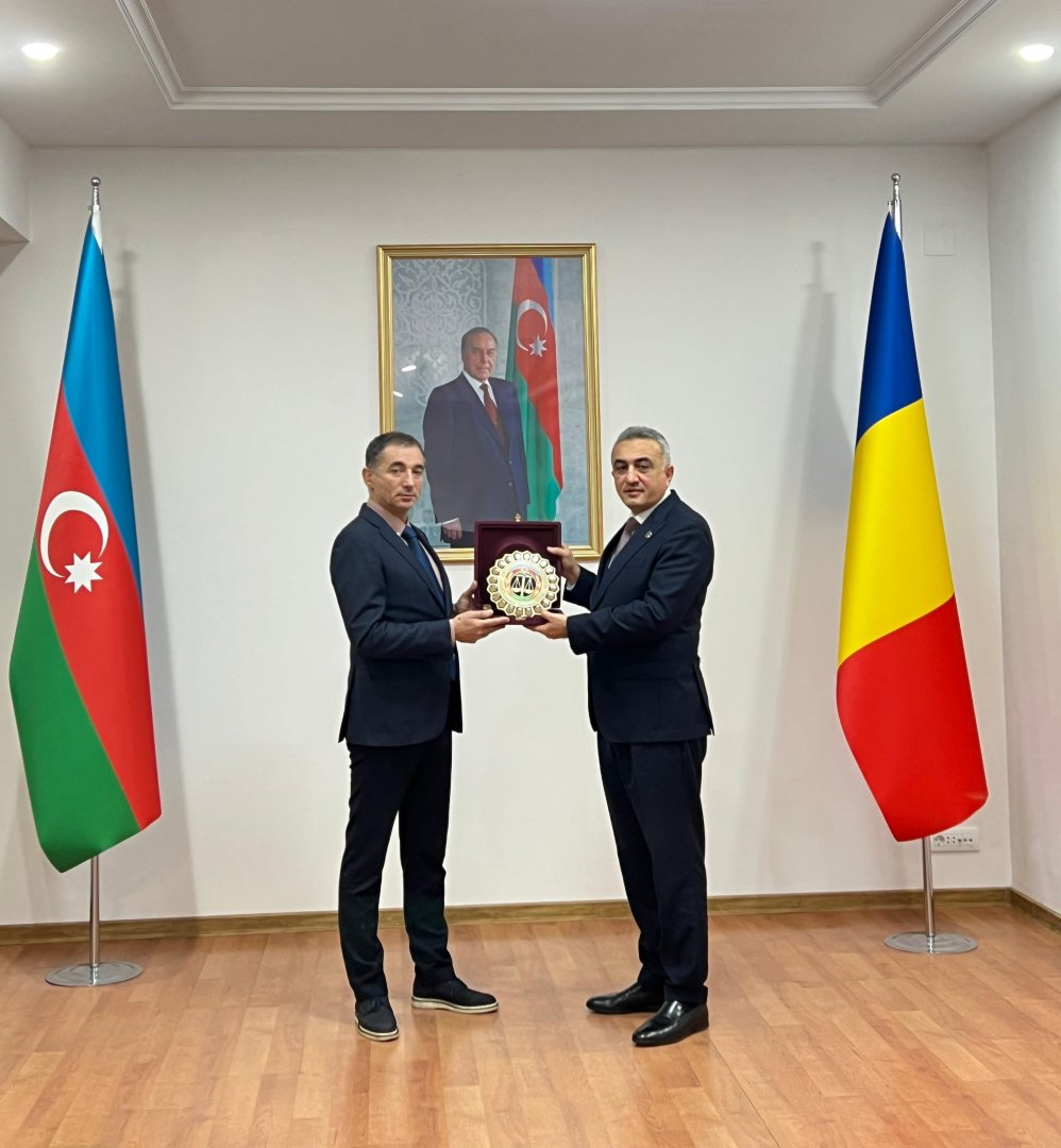 Vəkillər Kollegiyasının nümayəndə heyəti Azərbaycanın Rumıniyadakı səfirliyini ziyarət edib (FOTO)