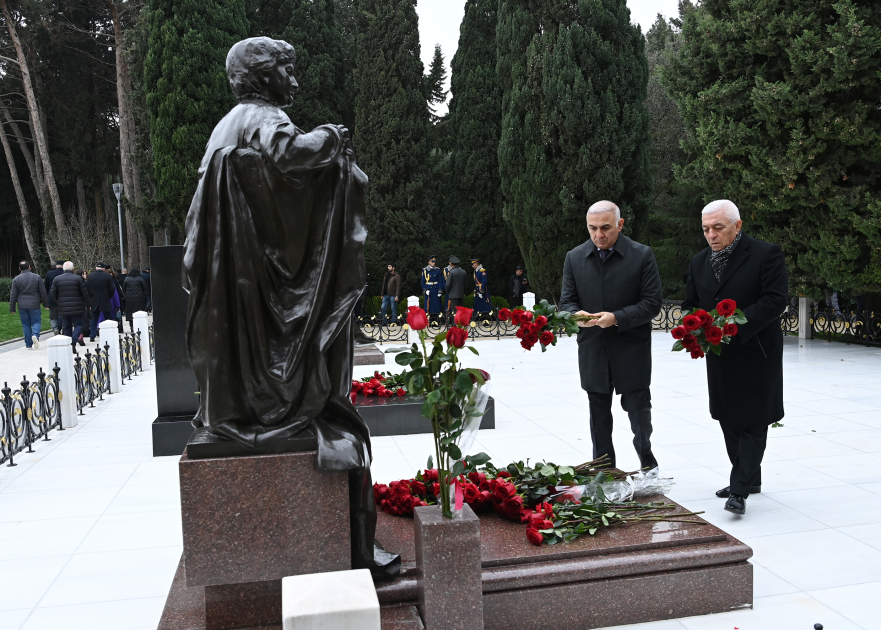 "Azərişıq" və "Azərenerji"də Ulu Öndər Heydər Əliyevin anım günü ilə bağlı tədbirlər keçirilib (FOTO)
