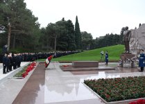 "Azərişıq" və "Azərenerji"də Ulu Öndər Heydər Əliyevin anım günü ilə bağlı tədbirlər keçirilib (FOTO)