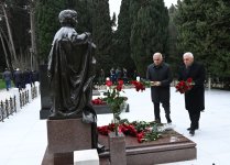 "Azərişıq" və "Azərenerji"də Ulu Öndər Heydər Əliyevin anım günü ilə bağlı tədbirlər keçirilib (FOTO)