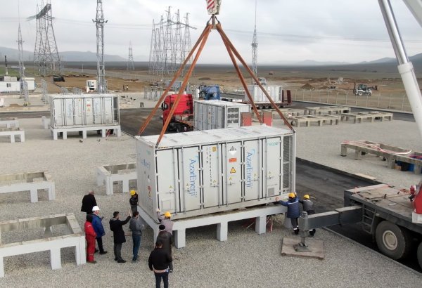Regionun ən iri Batareya Saxlanc Sistemlərinin gətirilərək qurulmasına başlanılıb (FOTO)