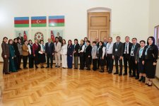 Özbəkistanlı müəllimlər üçün UNEC-də təşkil olunan intensiv təlim proqramı uğurla başa çatıb (FOTO)