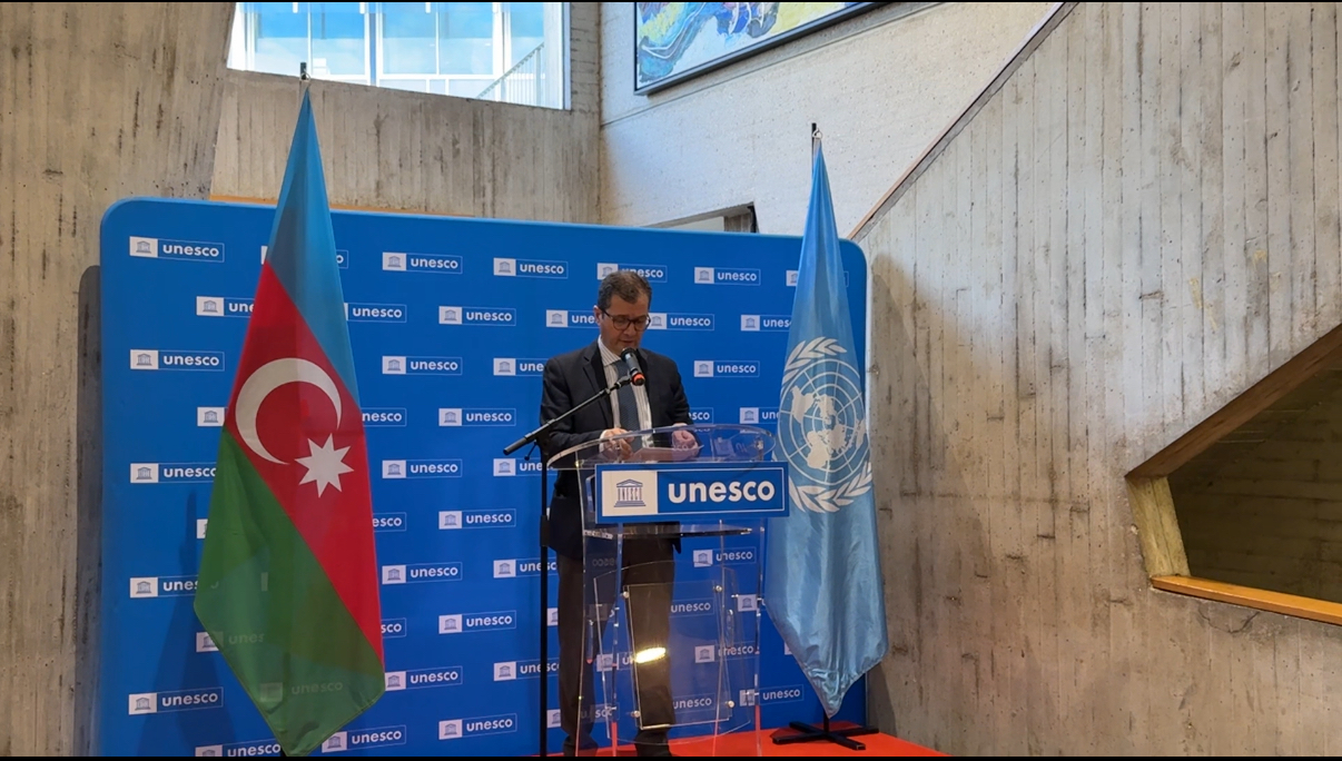UNESCO-nun mənzil qərargahında Memar Əcəminin anadan olmasının 900 illiyi münasibətilə sərgi açılıb (FOTO/YENİLƏNİB)