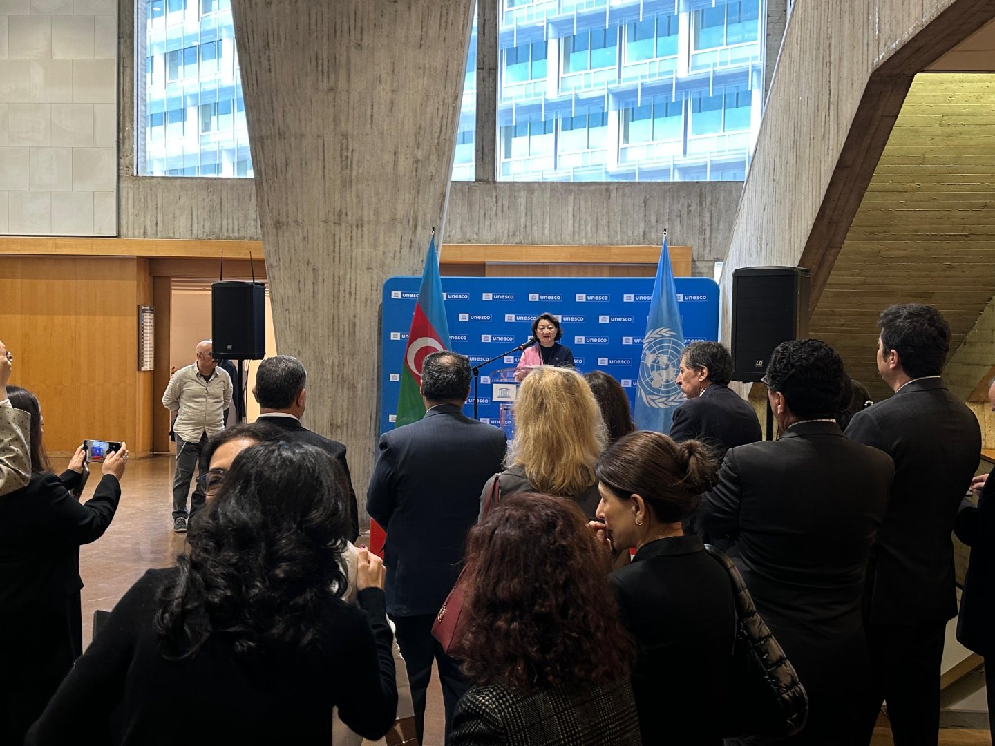 UNESCO-nun mənzil qərargahında Memar Əcəminin anadan olmasının 900 illiyi münasibətilə sərgi açılıb (FOTO/YENİLƏNİB)