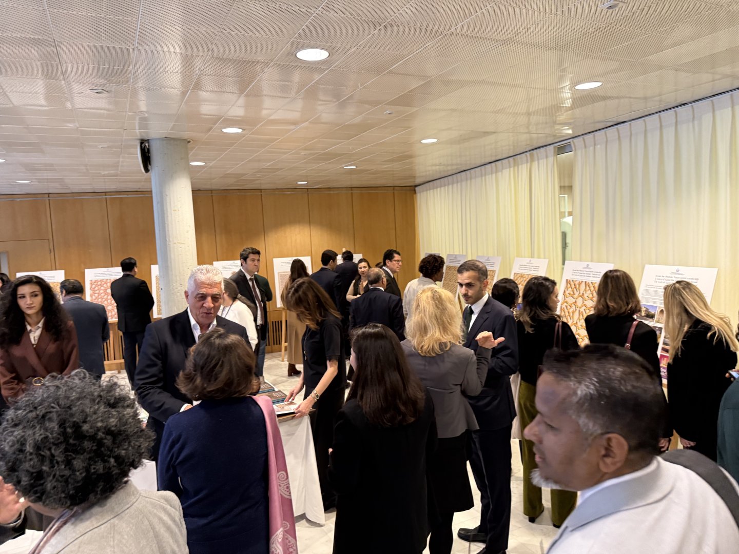 UNESCO-nun mənzil qərargahında Memar Əcəminin anadan olmasının 900 illiyi münasibətilə sərgi açılıb (FOTO/YENİLƏNİB)