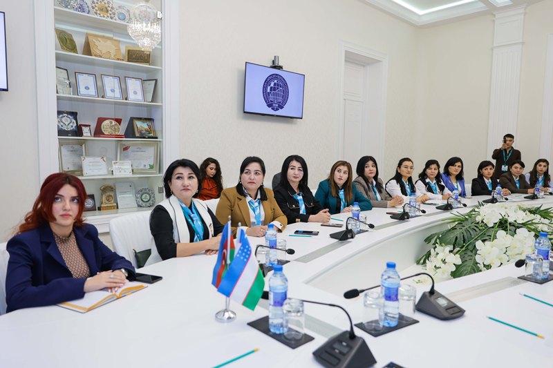 Özbəkistanlı müəllimlər üçün UNEC-də təşkil olunan intensiv təlim proqramı uğurla başa çatıb (FOTO)