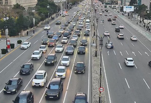 Sürücülərin NƏZƏRİNƏ: Bakıda bu yollarda sıxlıq var - SİYAHI (FOTO)