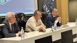 UNEC-də akademik Muxtar İmanov və şair Rüstəm Behrudi ilə görüş keçirilib (FOTO)