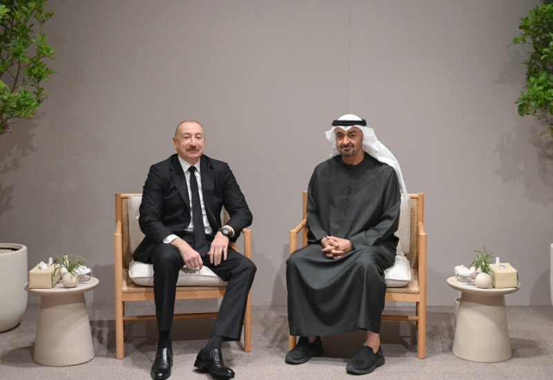 Prezident İlham Əliyev Əbu-Dabidə Birləşmiş Ərəb Əmirliklərinin Prezidenti ilə görüşüb, bir sıra tədbirlərdə iştirak edib (FOTO/VİDEO)