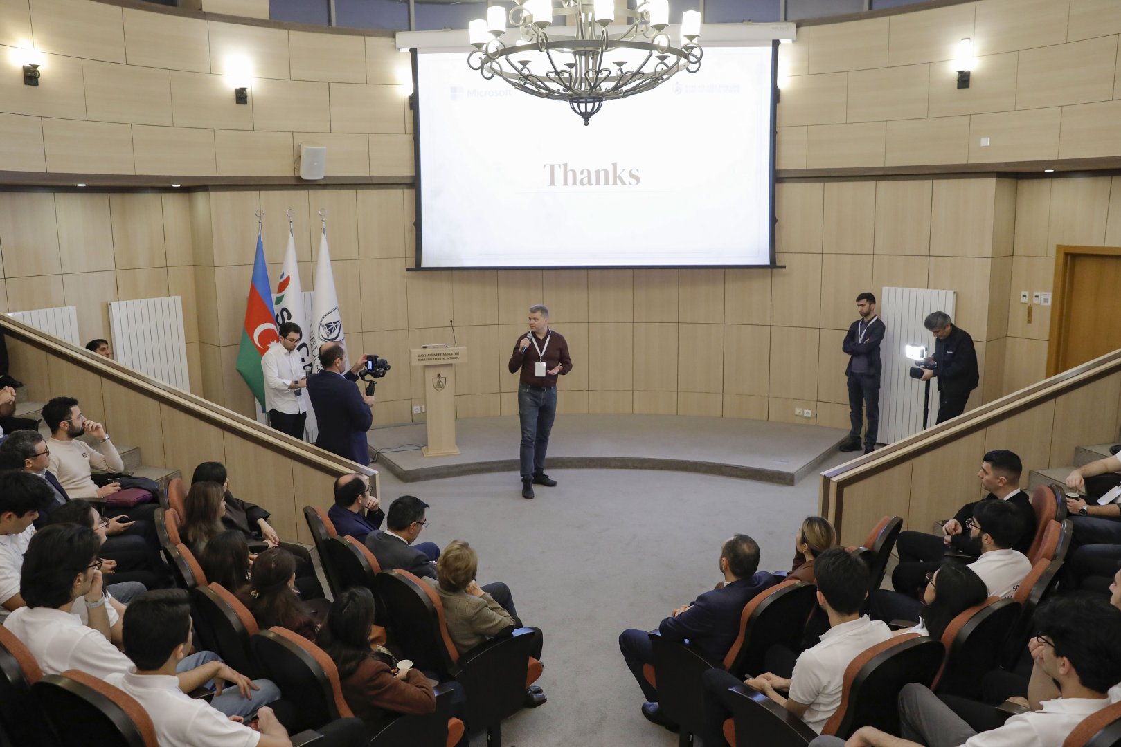 SOCAR-ın təşkilatçılığı və “Microsoft” şirkətinin rəsmi tərəfdaşlığı ilə “SOCAR Hackathon 2025” tədbiri keçirilib (FOTO)