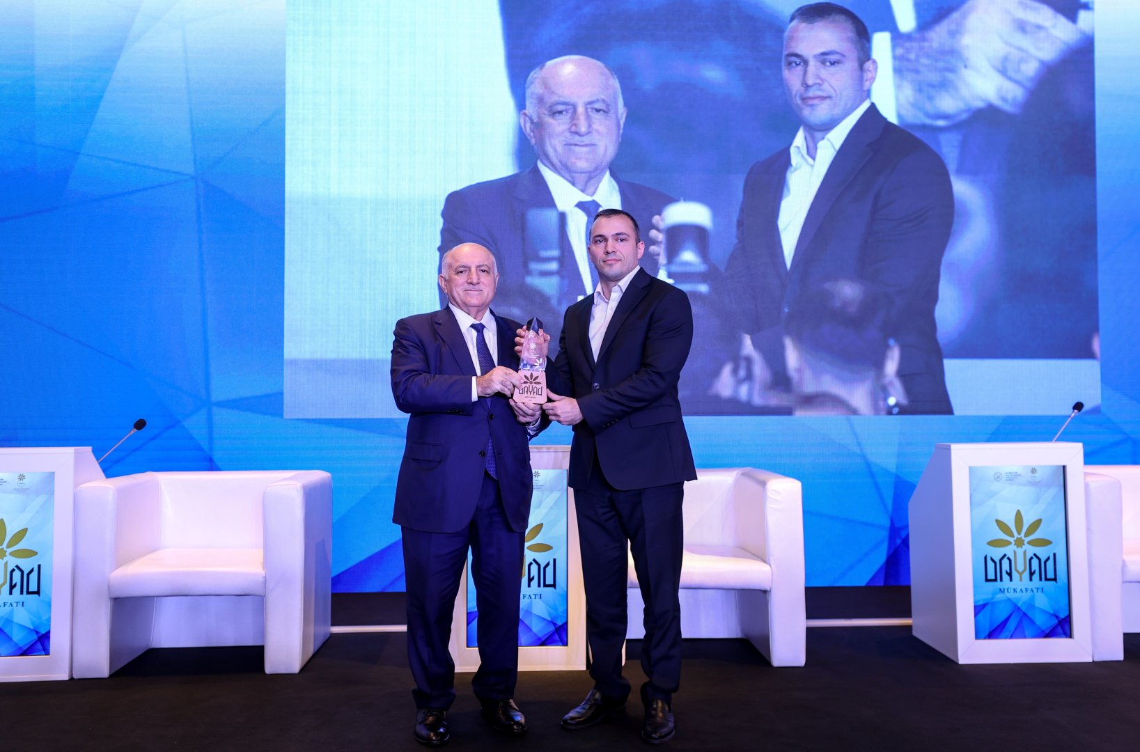 2025-ci ilin ən fəal sahibkarları mükafatlandırılıb (FOTO)