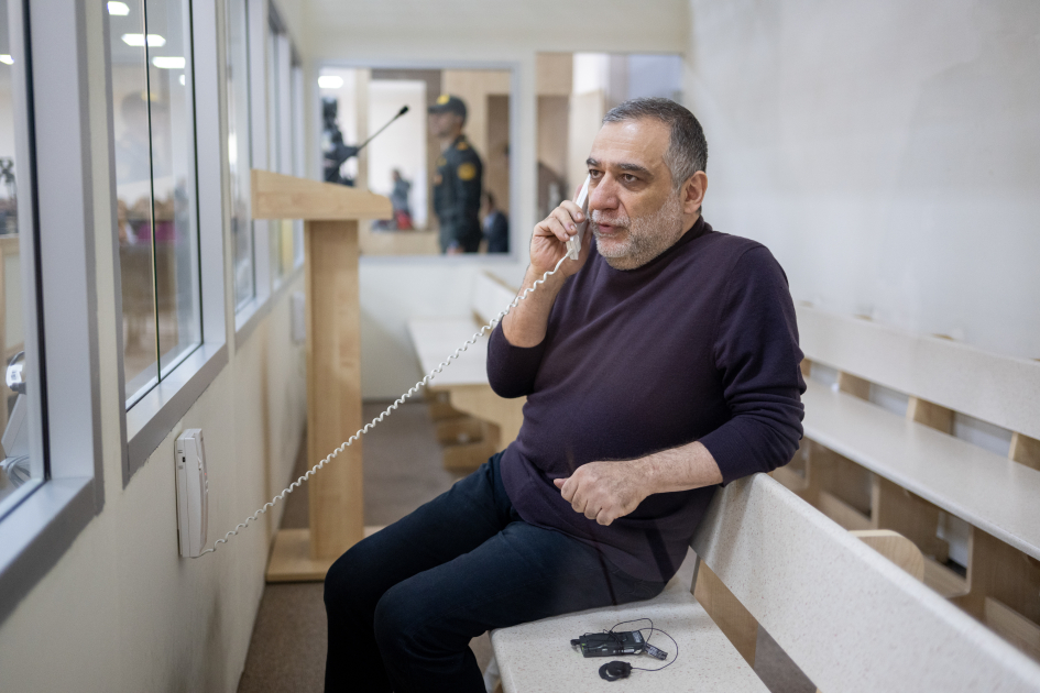 Ruben Vardanyanın məhkəməsində prokuror təqsirləndirilən şəxsin ömürlük azadlıqdan məhrum olunmasını təklif edib (FOTO)