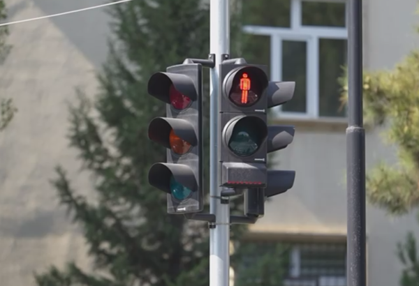 Bakıda ilk dəfə “ağıllı svetoforlar” quraşdırılıb (VİDEO)