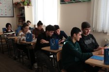 “İnternetdən təhlükəsiz istifadə bacarıqları” layihəsi çərçivəsində təlimlər davam edir (FOTO)