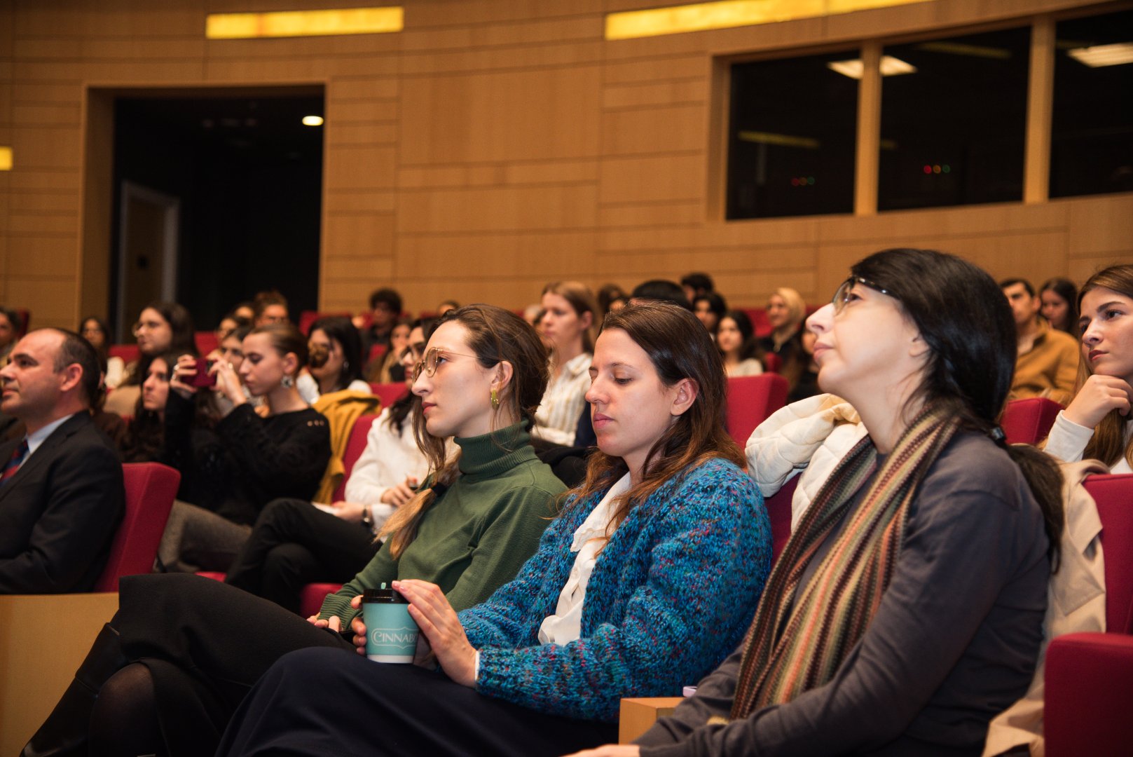 ADA Universitetinin Dizayn və memarlıq fakültəsi şəhərsalma və dizayn müzakirələrinə töhfə verir (FOTO)