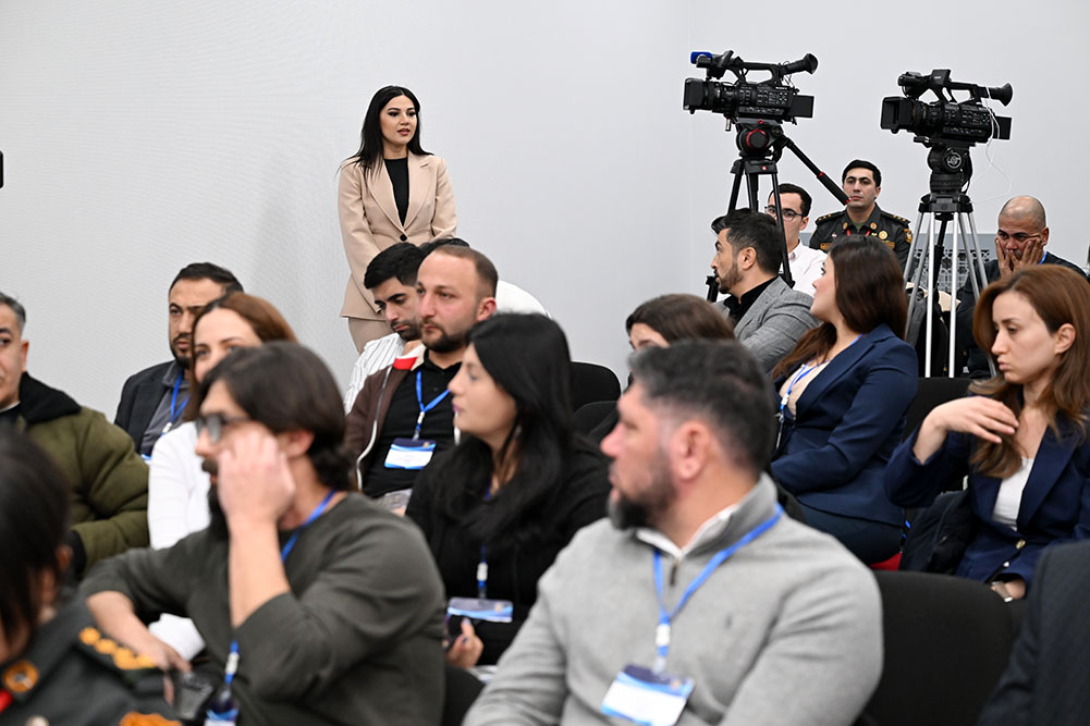 Müdafiə Nazirliyində media nümayəndələri ilə seminar keçirilib (FOTO)