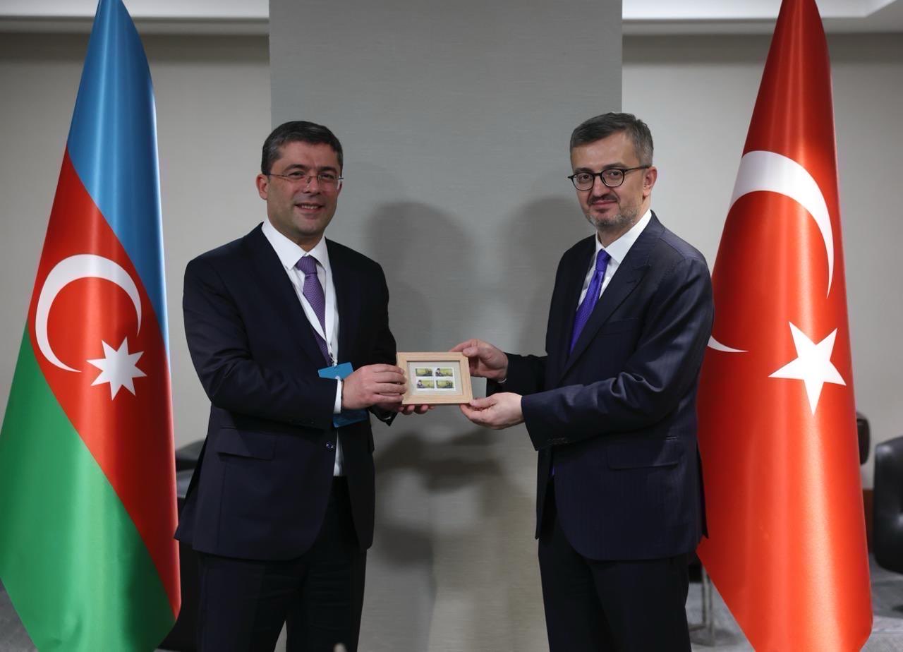 Azərbaycan ilə Türkiyə arasında media sahəsində dezinformasiya ilə mübarizə müzakirə olunub (FOTO)