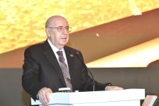 Həkimləri Təkmilləşdirmə İnstitutunun 90 illik yubileyinə həsr olunan Beynəlxalq Elmi-Praktik Konqres keçirilir (FOTO)