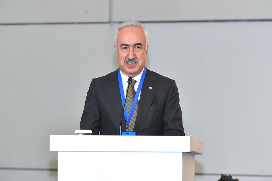 Həkimləri Təkmilləşdirmə İnstitutunun 90 illik yubileyinə həsr olunan Beynəlxalq Elmi-Praktik Konqres keçirilir (FOTO)