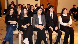 “Media Savadlılığı” Həftəsi çərçivəsində gənclər üçün xarici ekspertlərin iştirakı ilə təlimlər keçirilib (FOTO)