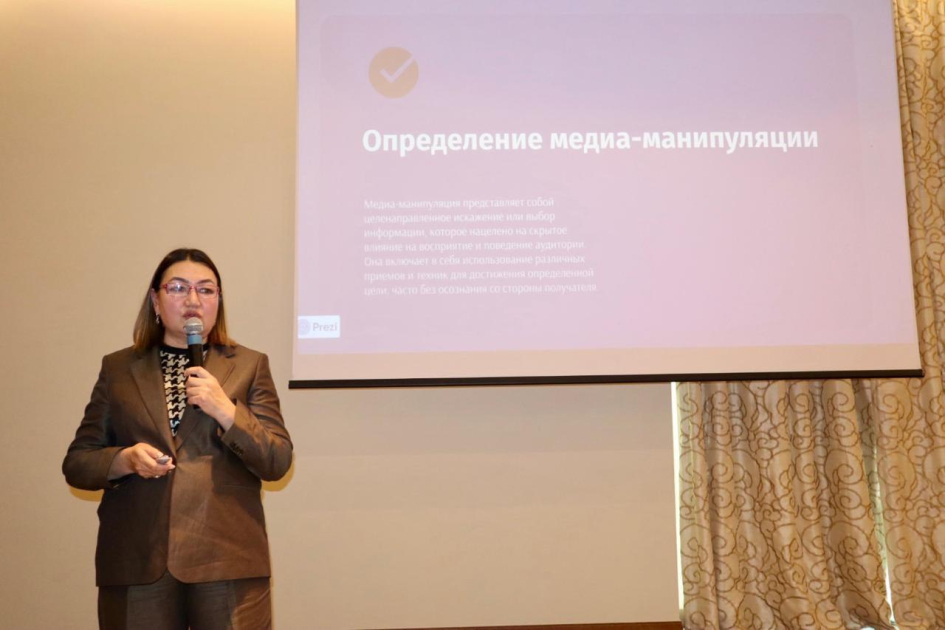 “Media Savadlılığı” Həftəsi çərçivəsində gənclər üçün xarici ekspertlərin iştirakı ilə təlimlər keçirilib (FOTO)