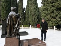 Türkiyənin vitse-prezidenti Cevdet Yılmaz Ümummilli Lider Heydər Əliyevin məzarını ziyarət edib (FOTO)