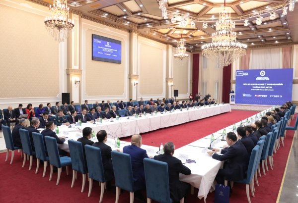 Naxçıvanda “Dövlət qurumları İnformasiya Təhlükəsizliyi üzrə rəhbərlərinin VII Zirvə Toplantısı” keçirilib (FOTO)
