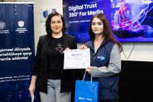 Azərbaycan Kibertəhlükəsizlik Mərkəzində media nümayəndələri üçün kibermaarifləndirmə təlimi təşkil olunub (FOTO)