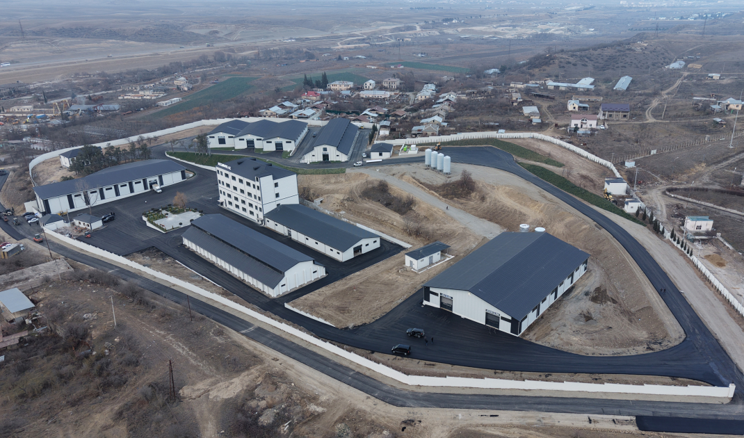 Prezident İlham Əliyev Xocalının Ballıca kəndində ofis mebelləri və mebel aksesuarlarının istehsalı müəssisəsinin açılışında iştirak edib (FOTO)