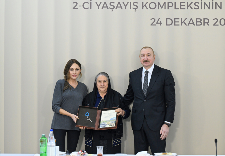 Prezident İlham Əliyev və Birinci xanım Mehriban Əliyeva Ağdamda 2-ci yaşayış kompleksinin açılışında iştirak edib və sakinlərlə görüşüblər (FOTO/VİDEO) (YENİLƏNİB-3)