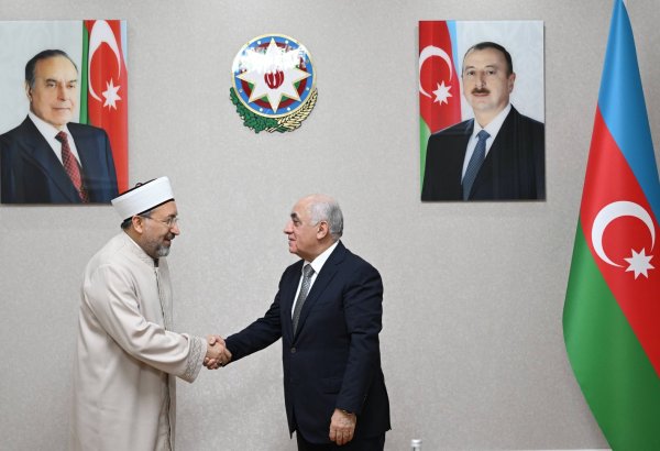 Əli Əsədov Türkiyə Diyanət İşləri İdarəsinin sədri ilə görüşüb